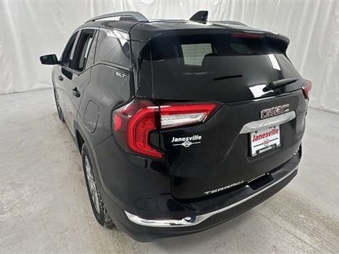 Used 2024 GMC Terrain SLT image 5