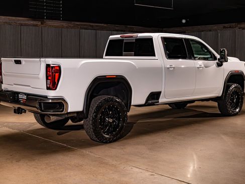 Used 2022 GMC Sierra 3500 SLE w/ SLE Convenience Package AWD/4WD image 9