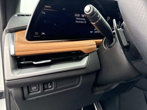 Certified 2024 Cadillac XT4 Sport image 31