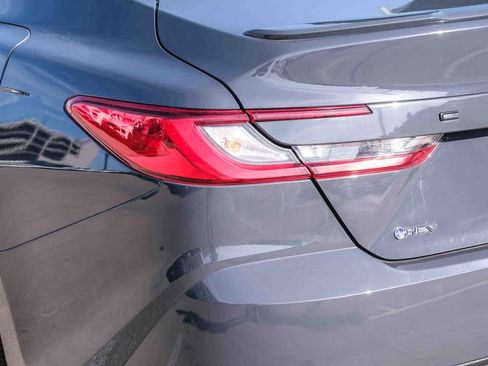 Used 2025 Toyota Camry SE FWD image 7