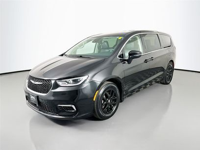 Used 2023 Chrysler Pacifica Touring-L