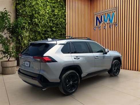Used 2022 Toyota RAV4 SE w/ Convenience Package AWD/4WD image 48