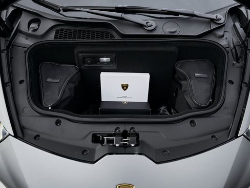 Used 2023 Lamborghini Huracan EVO image 18