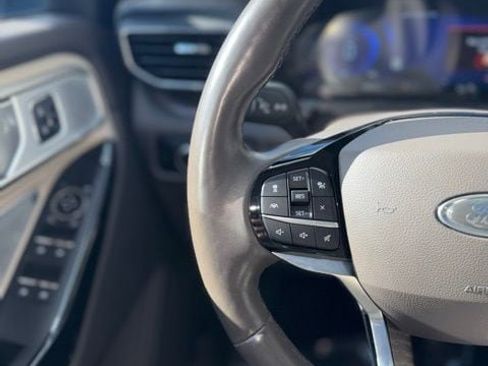 Certified 2023 Ford Explorer Platinum w/ Technology Package image 15