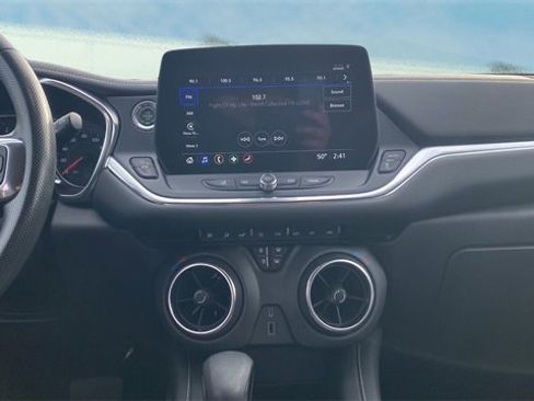 Used 2023 Chevrolet Blazer LT w/ Driver Confidence Package image 10