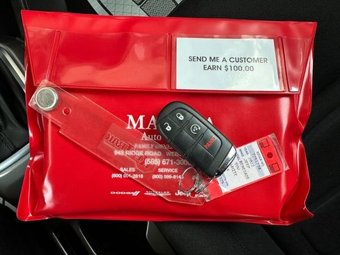 Certified 2022 Jeep Renegade Latitude w/ Convenience Group image 10