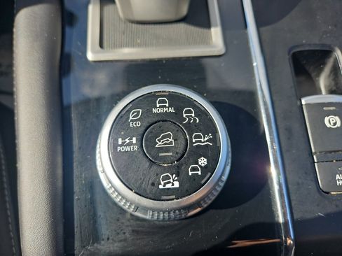 Used 2024 Mitsubishi Outlander SE AWD/4WD image 26