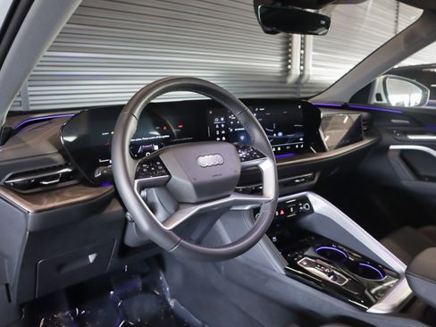 Certified 2025 Audi Q5 Prestige AWD/4WD image 18