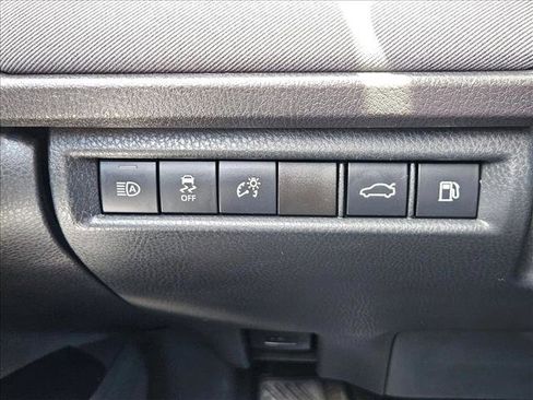 Used 2025 Toyota Camry LE FWD image 15
