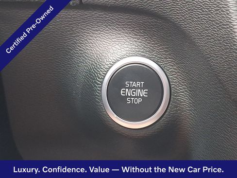 Certified 2023 Volvo XC40 B5 Plus AWD/4WD image 23