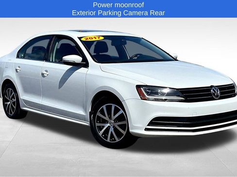 Used 2017 Volkswagen Jetta SE FWD image 3