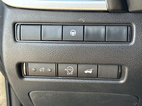Certified 2023 Nissan Rogue SL w/ SL Premium Package FWD image 35