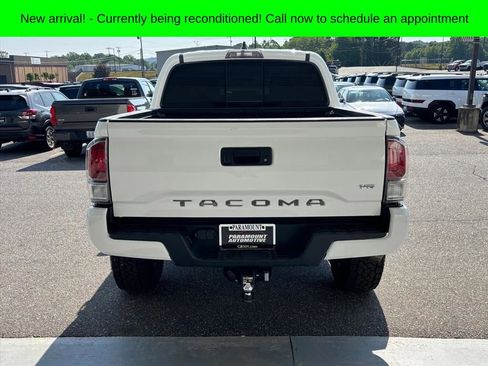 Used 2020 Toyota Tacoma TRD Sport AWD/4WD image 25