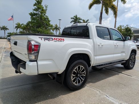 Used 2023 Toyota Tacoma TRD Sport AWD/4WD image 4