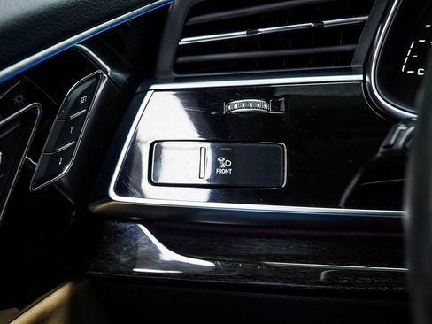 Used 2024 Audi Q7 3.0T Prestige AWD/4WD image 35