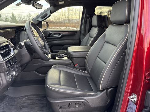 Used 2025 GMC Yukon Elevation w/ Elevation Premium Package image 10