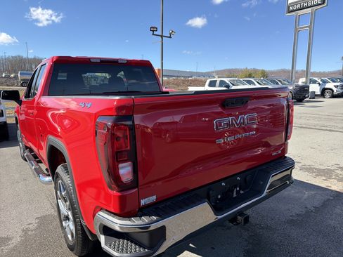 New 2026 GMC Sierra 1500 SLE AWD/4WD image 8