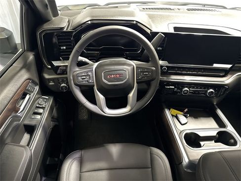 Used 2024 GMC Sierra 2500 SLT w/ SLT Premium Package image 14