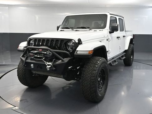 Used 2022 Jeep Gladiator Sport image 13