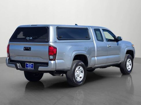 Used 2023 Toyota Tacoma SR w/ SR Convenience Package AWD/4WD image 6