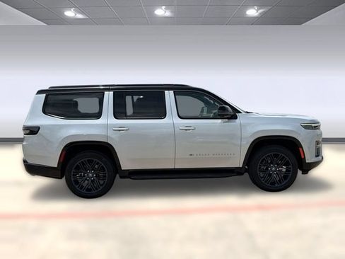 New 2026 Jeep Grand Wagoneer 4WD image 8