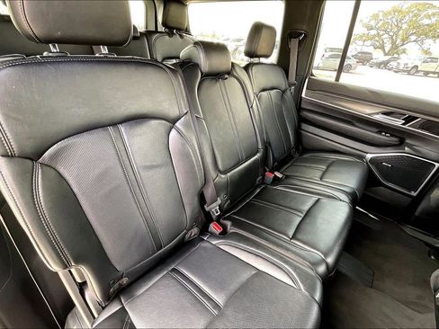 Certified 2024 Jeep Wagoneer Series II w/ Flexible Seating Group RWD image 21