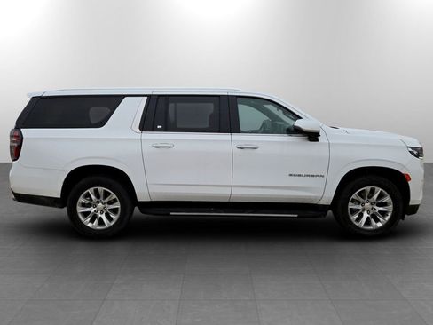 Used 2023 Chevrolet Suburban Premier AWD/4WD image 5