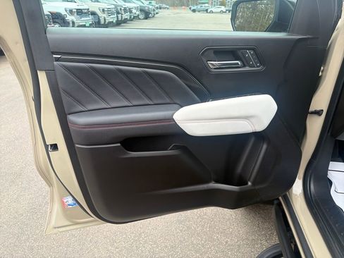 Certified 2024 GMC Canyon AT4X image 12