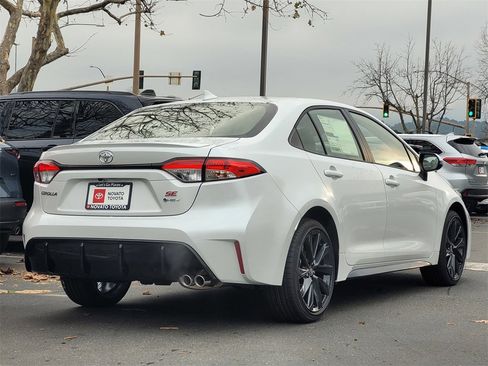 New 2026 Toyota Corolla SE image 4