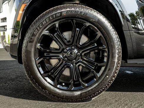 New 2026 Land Rover Defender 110 OCTA AWD/4WD image 11