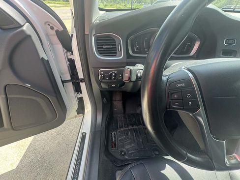Used 2018 Volvo V60 T5 Cross Country AWD/4WD image 15