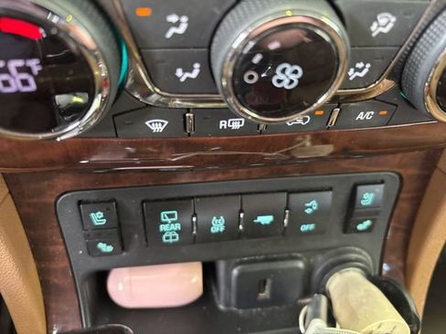 Used 2017 Buick Enclave Premium FWD image 22