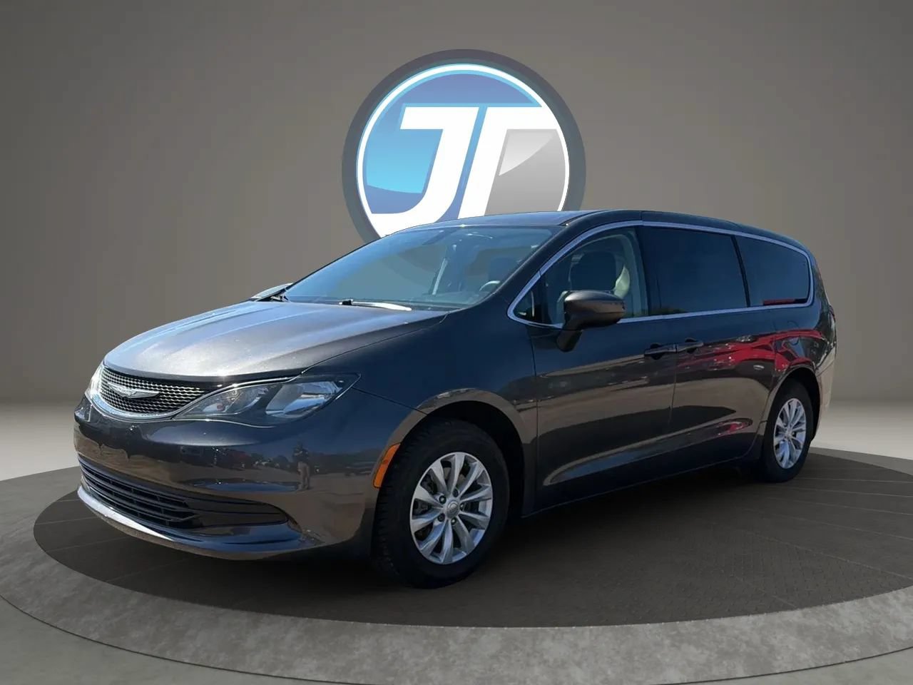 Used 2018 Chrysler Pacifica LX w/ Tire & Wheel Group FWD image 7
