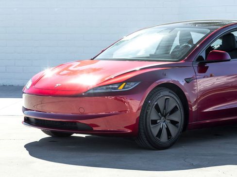 Used 2025 Tesla Model 3 image 5