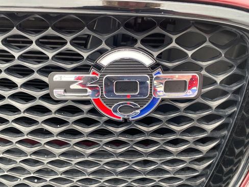 Used 2023 Chrysler 300 C image 8