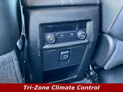 Used 2019 Chevrolet Traverse LT w/ LPO, Cargo Package FWD image 10