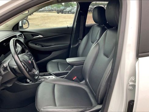 Used 2024 Buick Encore GX Sport Touring FWD image 18