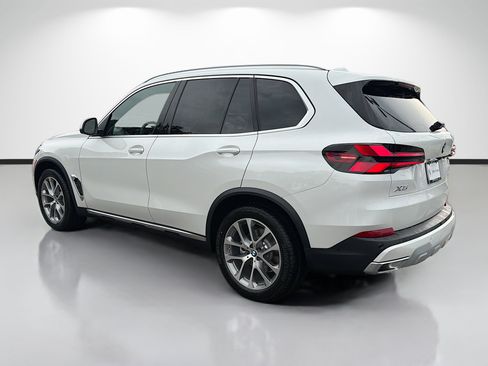 New 2026 BMW X5 xDrive40i w/ Premium Package AWD/4WD image 5