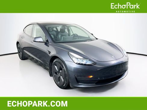 Used 2023 Tesla Model 3 Standard Range image 1