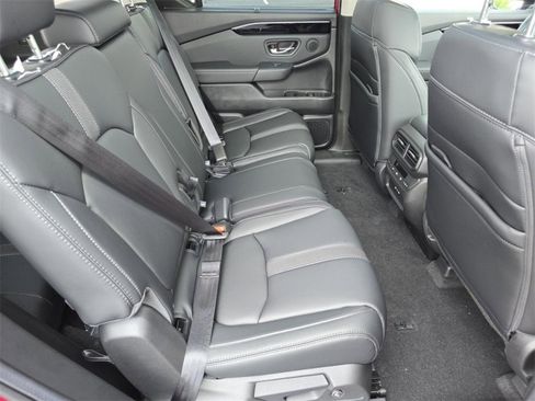 New 2025 Honda Pilot Touring image 25