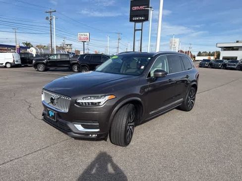 Used 2023 Volvo XC90 B6 Plus w/ Protection Package image 3