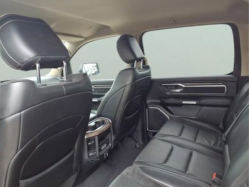 Used 2019 RAM 1500 Laramie AWD/4WD image 8