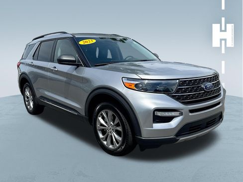 Used 2023 Ford Explorer XLT w/ Equipment Group 202A AWD/4WD image 1