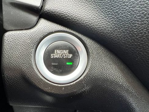 Used 2019 Chevrolet Equinox LT FWD image 31