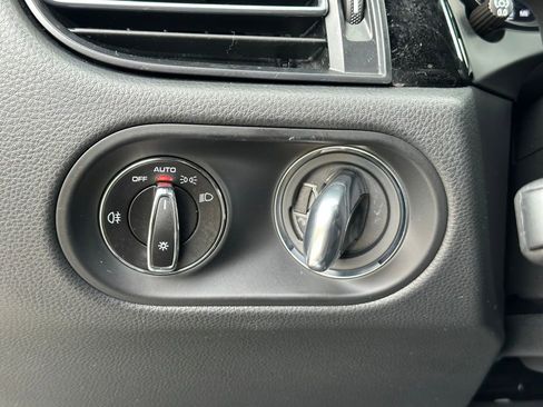 Certified 2023 Porsche Macan S image 33