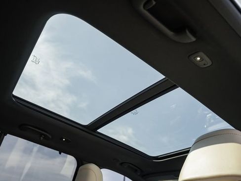 Used 2023 Jeep Grand Cherokee 4WD 4xe w/ Luxury Tech Group II image 36