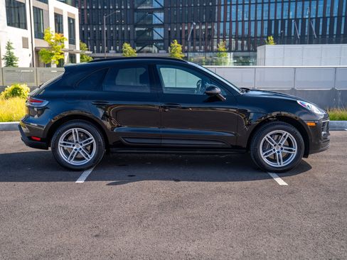 Certified 2024 Porsche Macan AWD/4WD image 8