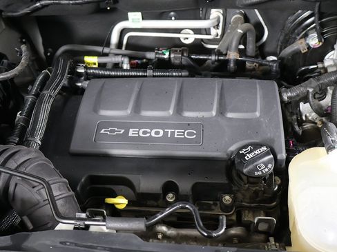 Used 2020 Chevrolet Trax LT image 12