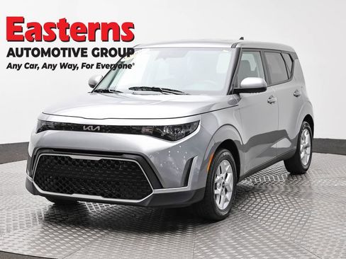 Used 2025 Kia Soul LX w/ LX Technology Package image 1