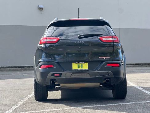 Used 2015 Jeep Cherokee Trailhawk w/ Leather Interior Group AWD/4WD image 4